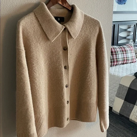 Banana Republic Light Tan Collared Cashmere Cardigan - Picture 2 of 8